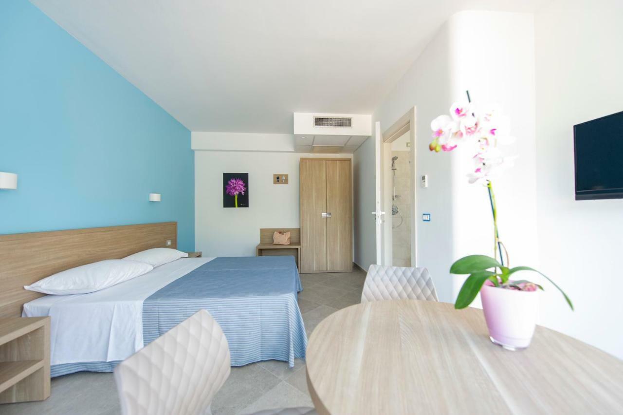 Hotel Residence Torre Del Porto Mattinata Exterior foto